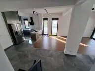 Izdavanje, kuća, 400m², Bar, Crna Gora - image 12