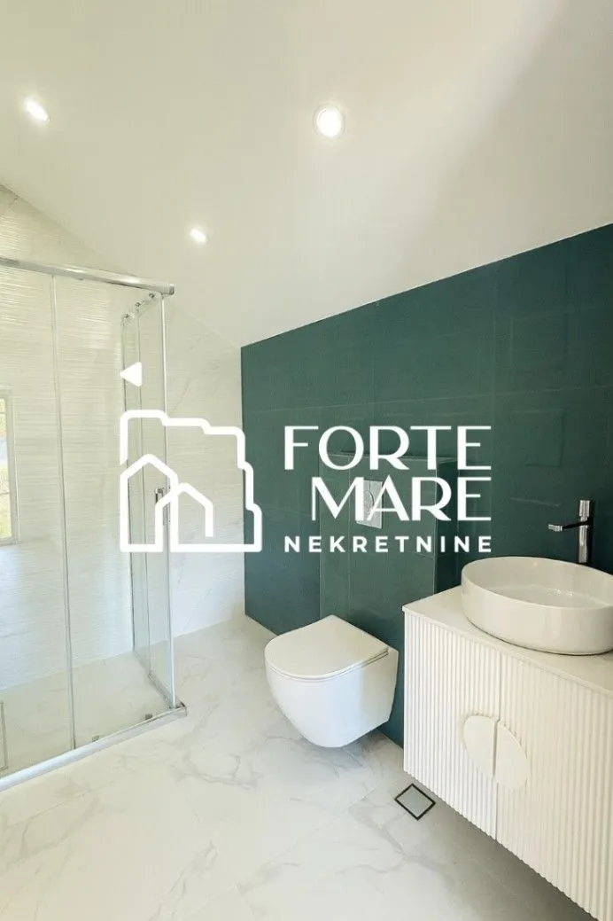 Prodaja, trosoban stan, 122m², Herceg Novi, Crna Gora