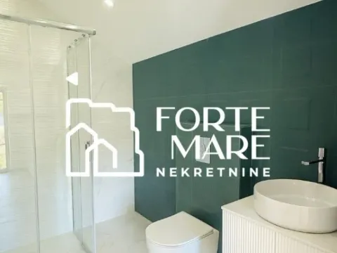 Prodaja, trosoban stan, 122m², Herceg Novi, Crna Gora - image 2