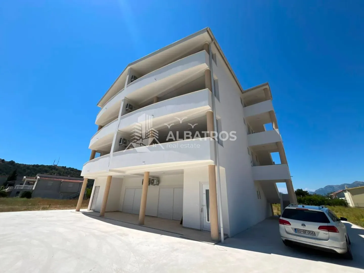 Rent, office space, 104m², Polje, Bar