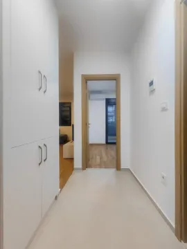 Izdavanje, dvosoban stan, 60m², New City, Podgorica - image 11