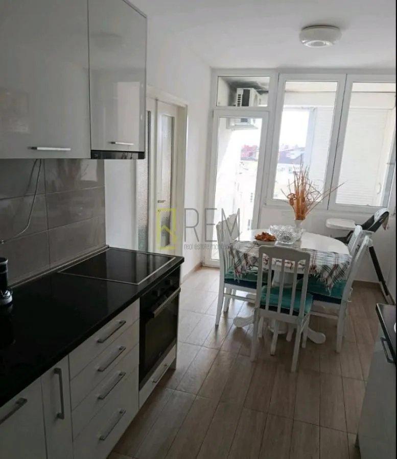 Prodaja, trosoban stan, 96m², Preko Morače, Podgorica