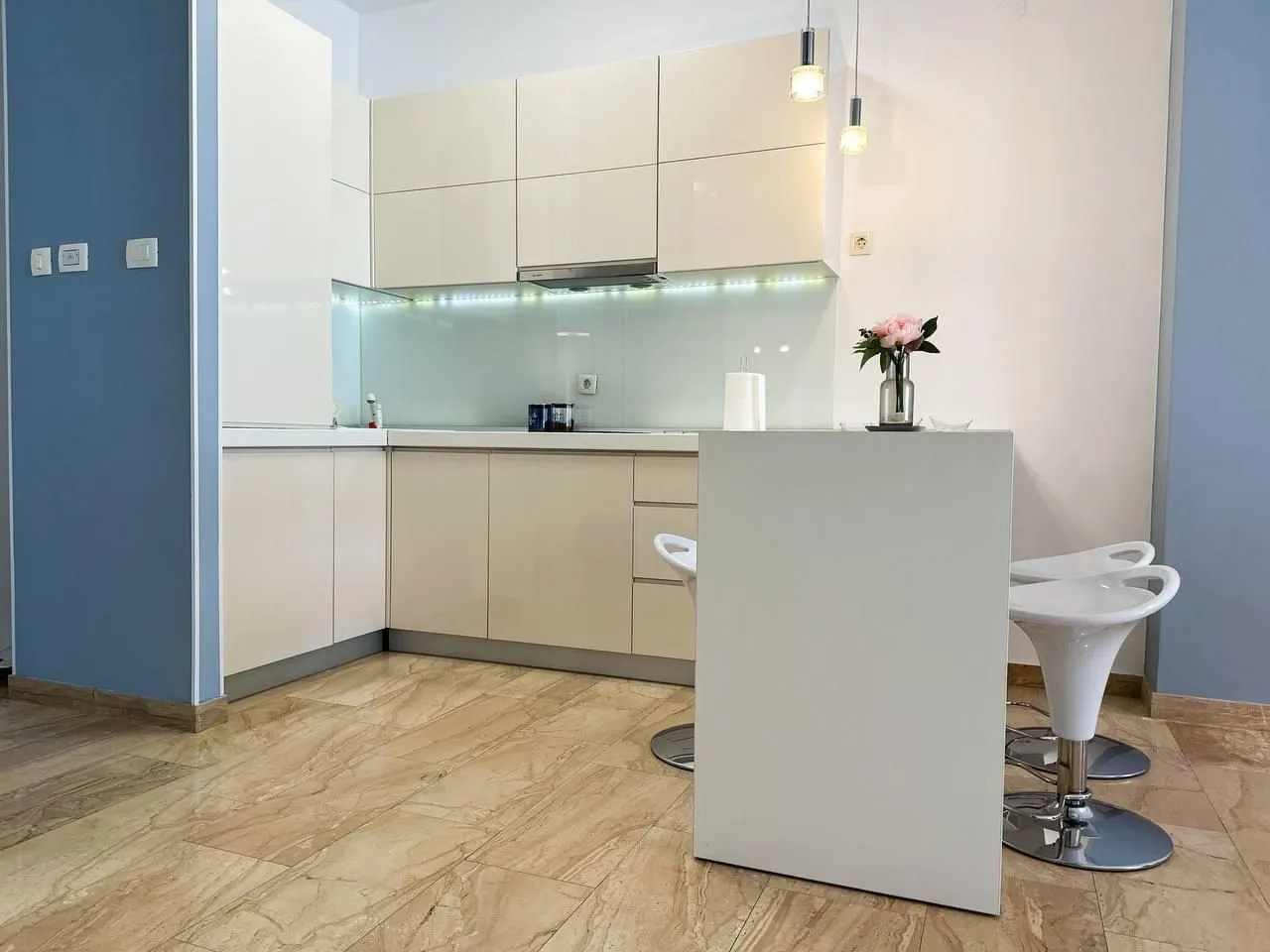 Rent, one bedroom apartment, 64m², Centar, Budva