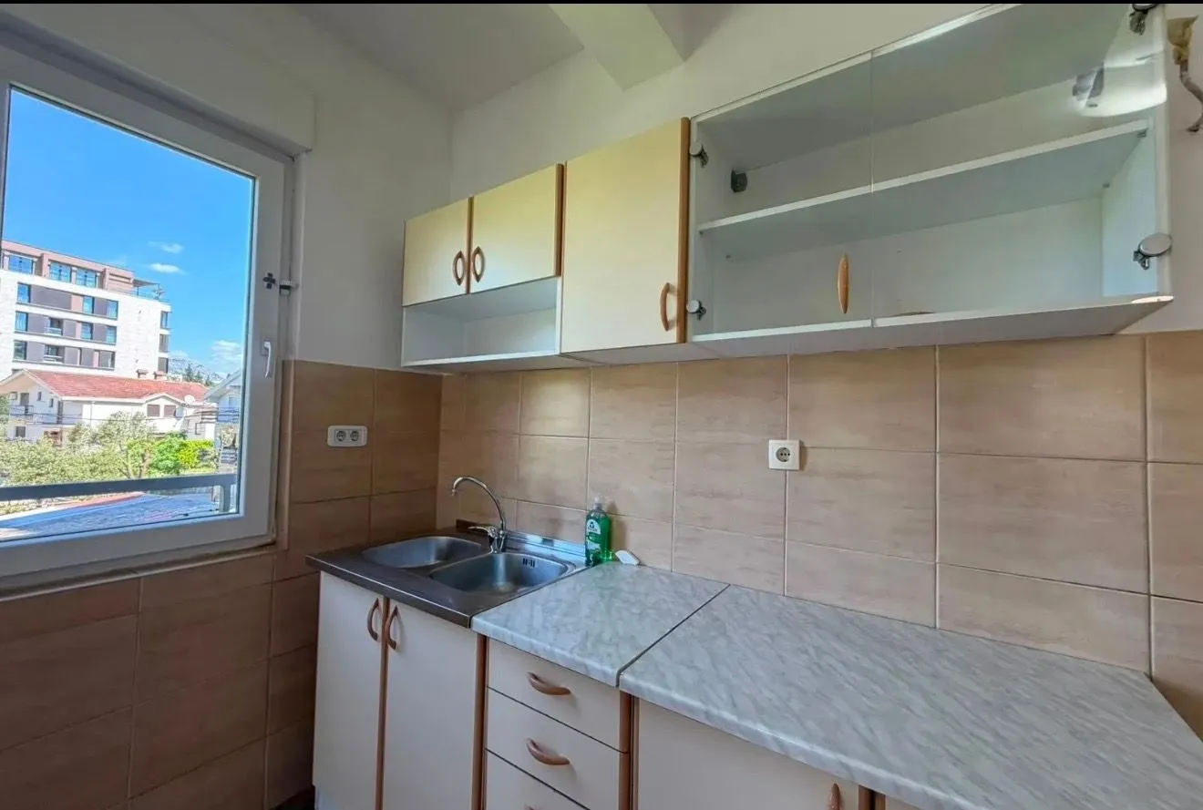 Rent, three bedroom apartment, 107m², Vezirov Most, Podgorica