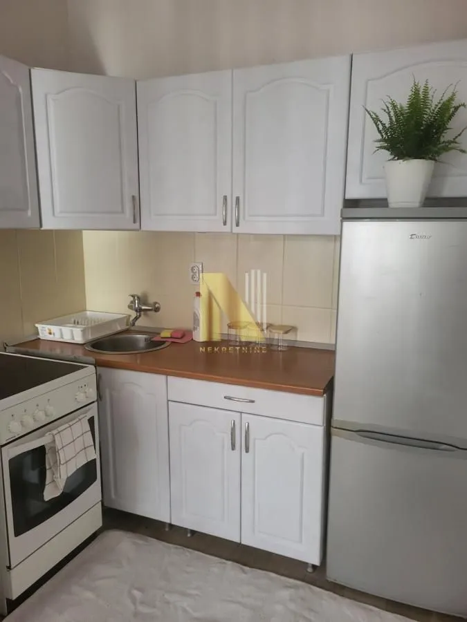 Izdavanje, jednosoban stan, 36m², Centar, Novi Sad