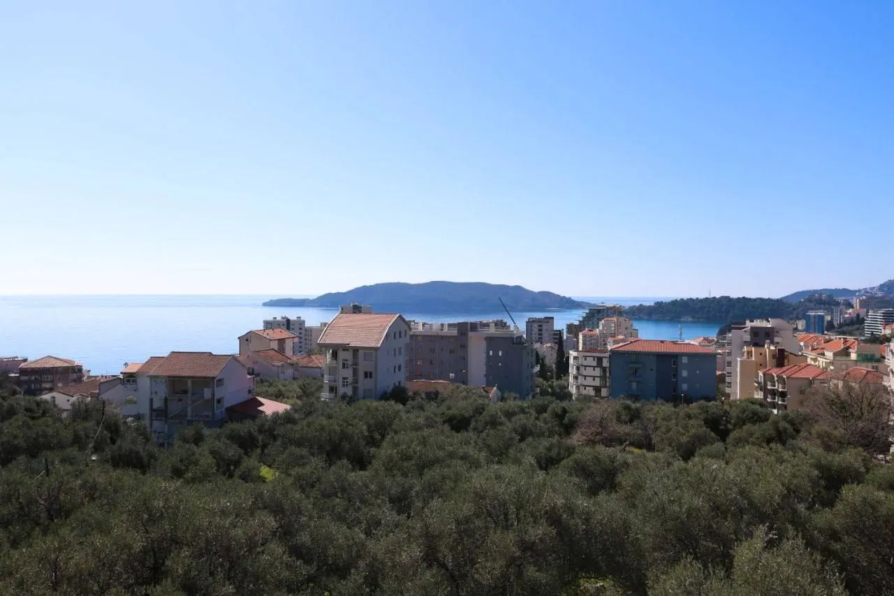 Rent, one bedroom apartment, 52m², Bečići, Budva