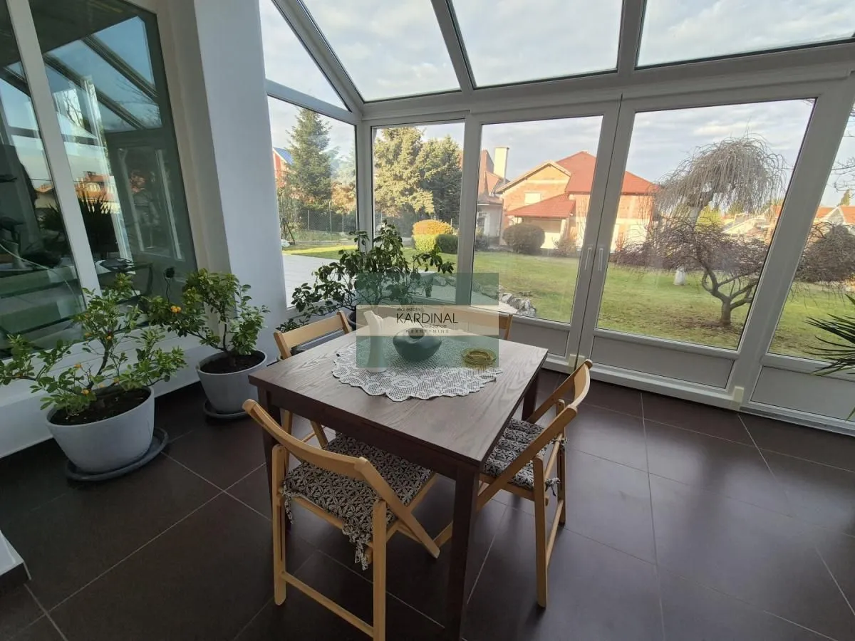 Prodaja, kuća, 528m², Budžino brdo, Jagodina
