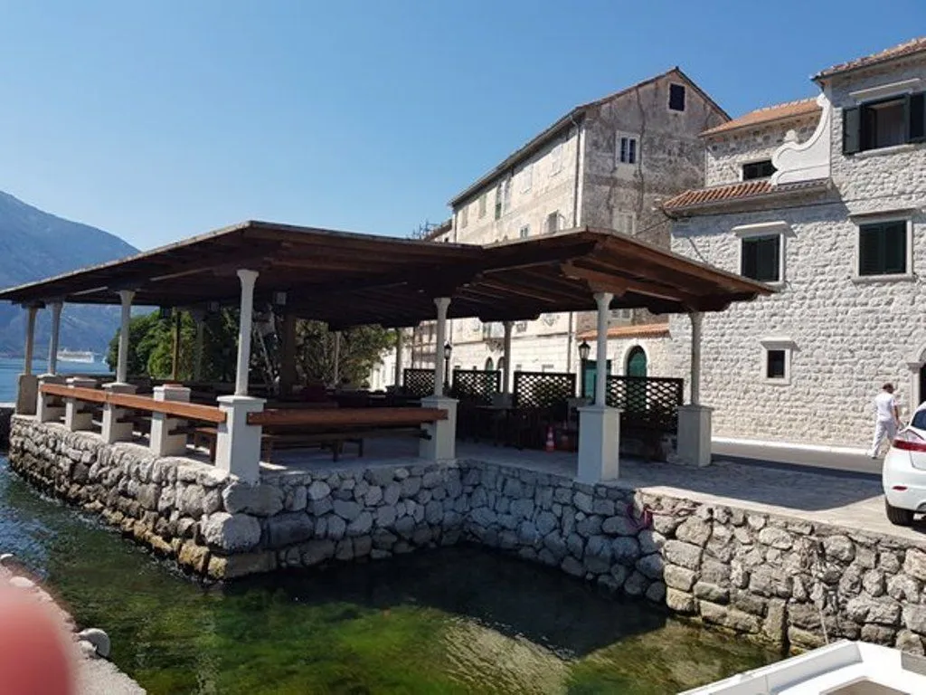 Sale, house, 355m², Prčanj, Kotor