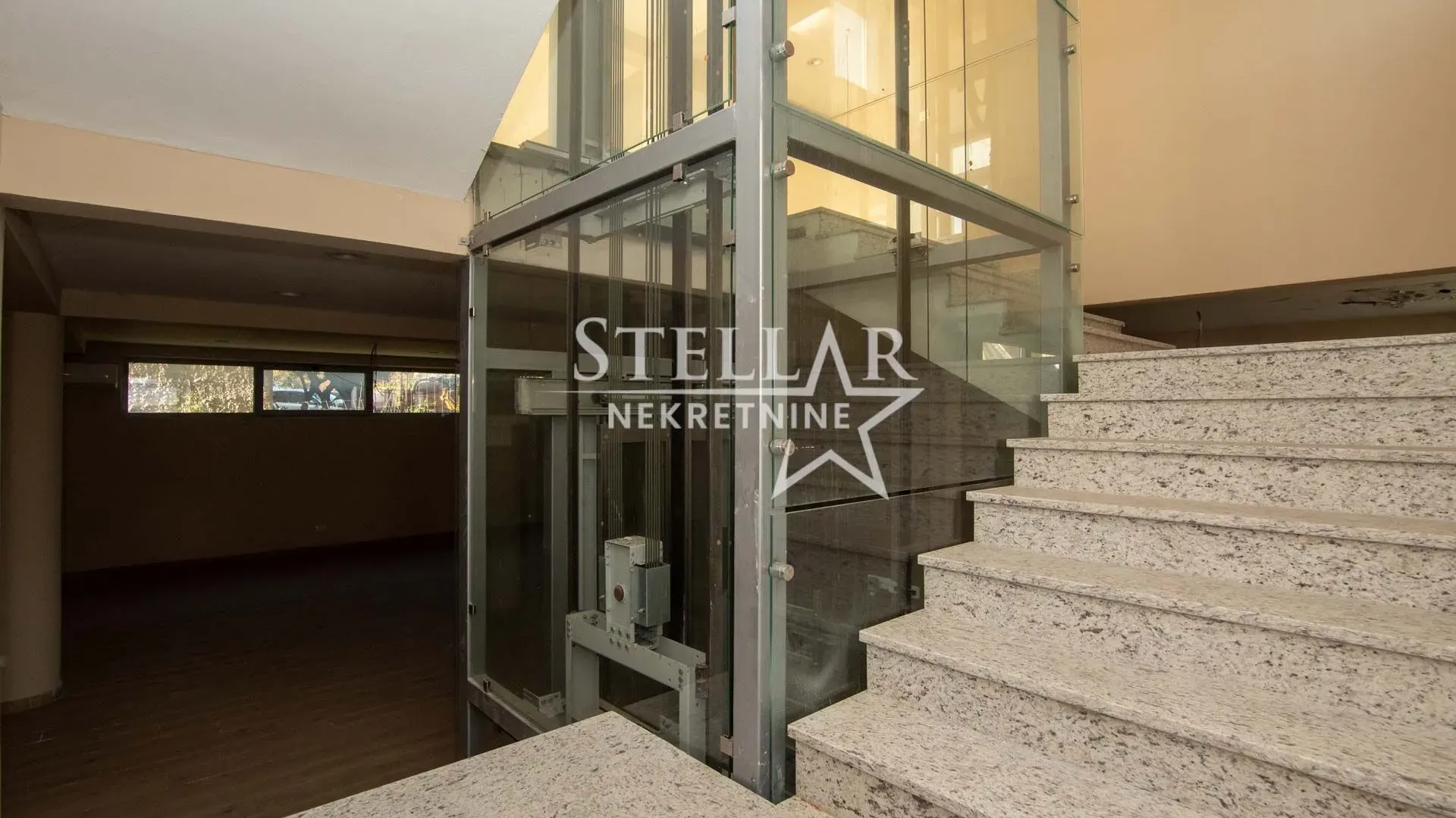Rent, office space, 386m², Gornja Gorica, Podgorica