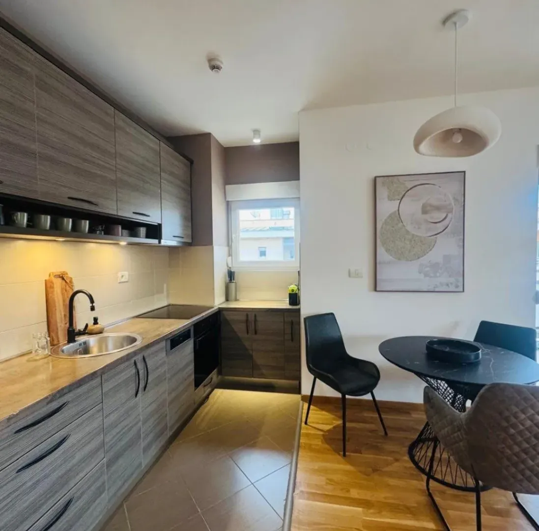 Izdavanje, jednosoban stan, 53m², City Kvart, Podgorica