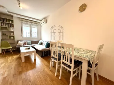 Izdavanje, jednosoban stan, 47m², City Kvart, Podgorica - image 4