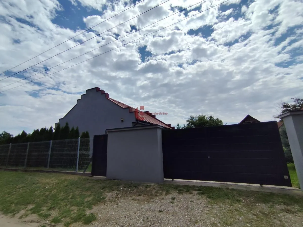 Prodaja, kuća, 450m², Makova Sedmica, Subotica