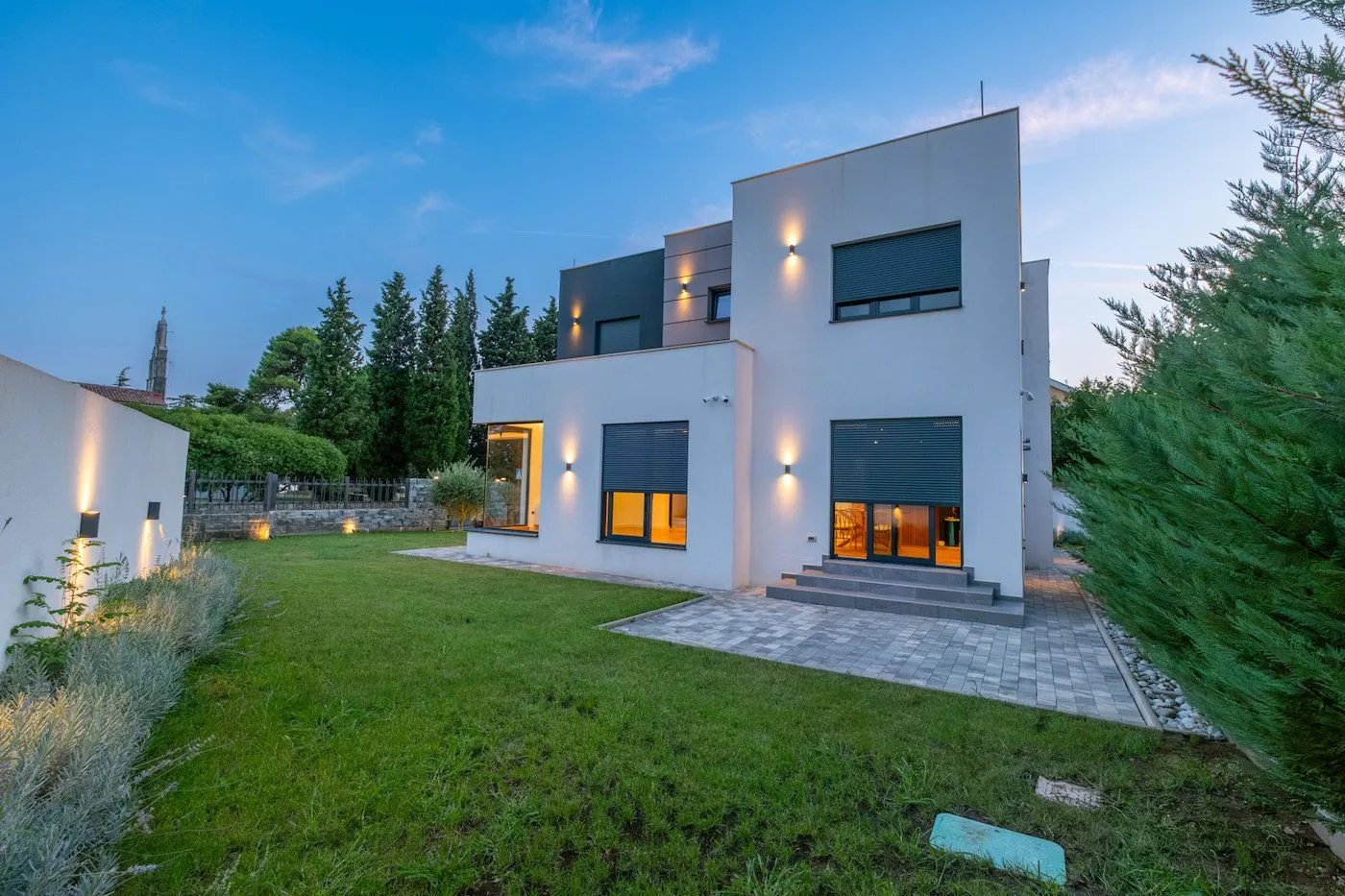 Izdavanje, kuća, 182m², Donja Gorica, Podgorica