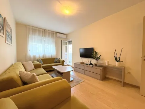 Sale, two bedroom apartment, 72m², City Kvart, Podgorica - image 2