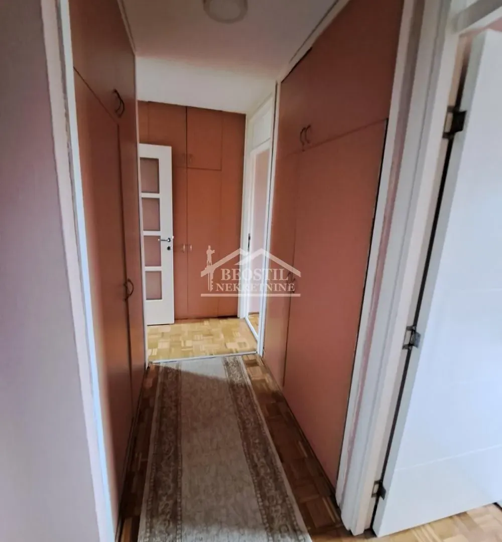 Izdavanje, trosoban stan, 82m², Lion, Zvezdara Sve Podlokacije