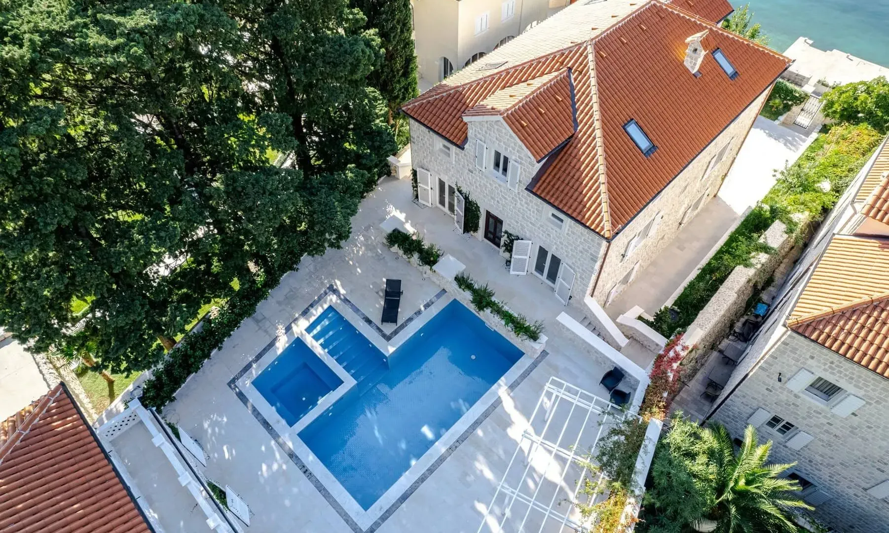 Rent, house, 491m², Ljuta, Kotor