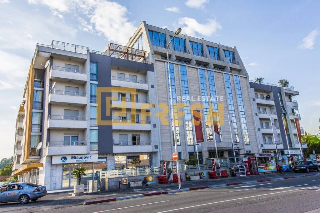 Izdavanje, dvosoban stan, 95m², Pobrežje, Podgorica