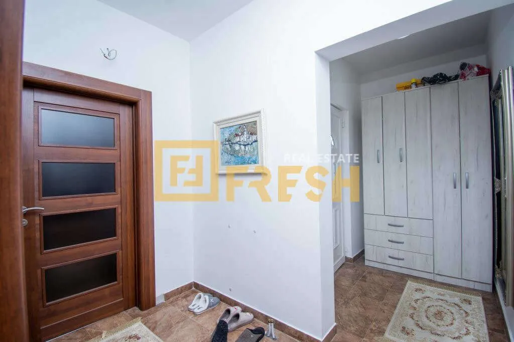 Prodaja, kuća, 220m², Ostalo, Podgorica