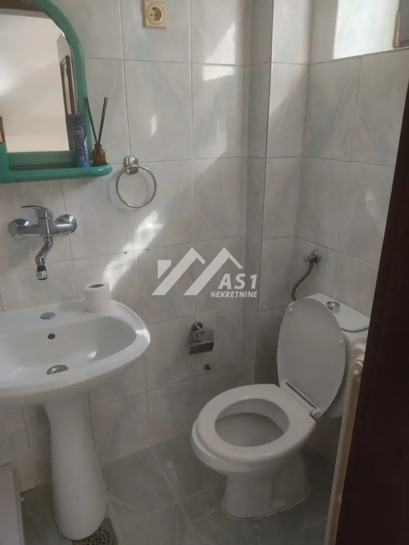 Izdavanje, kuća, 180m², Jodna Banja, Novi Sad Sve Podlokacije
