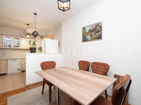 Prodaja, dvosoban stan, 79m², Stari Aerodrom, Podgorica - image 1