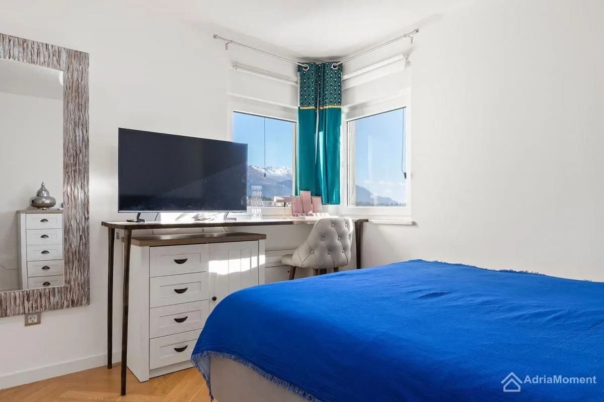 Sale, two bedroom apartment, 68m², Centar, Tivat