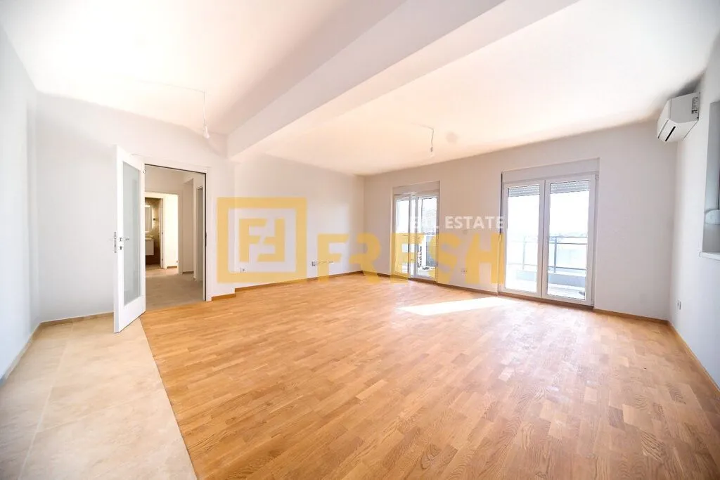 Prodaja, trosoban stan, 104m², Stari Aerodrom, Podgorica