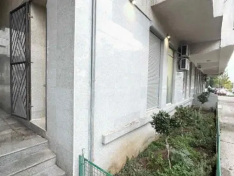 Izdavanje, poslovni prostor, 56m², Blok 9, Podgorica - image 9