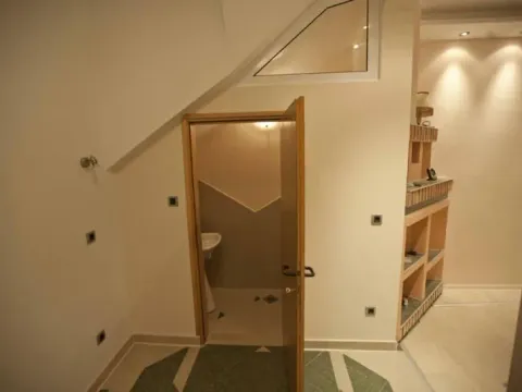 Izdavanje, poslovni prostor, 160m², Đeram Pijaca, Beograd - image 6