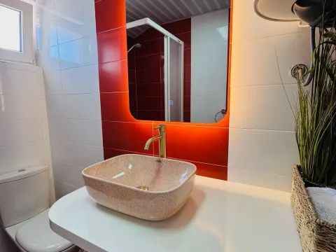 Prodaja, jednosoban stan, 26m², Petrovac, Budva - image 8