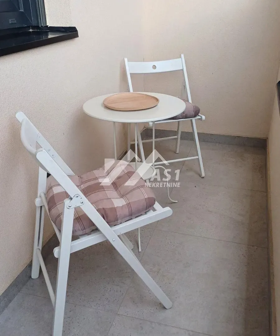 Izdavanje, trosoban stan, 60m², Podbara, Novi Sad Sve Podlokacije