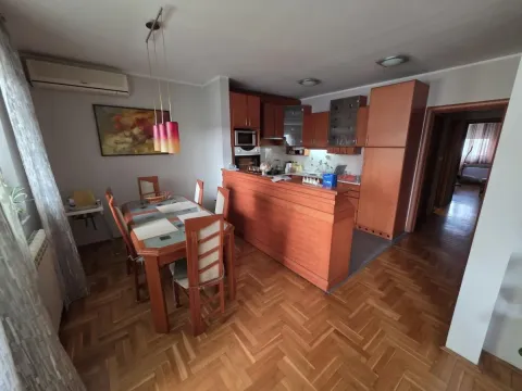 Sale, three bedroom apartment, 107m², Nova Detelinara, Novi Sad Sve Podlokacije - image 3