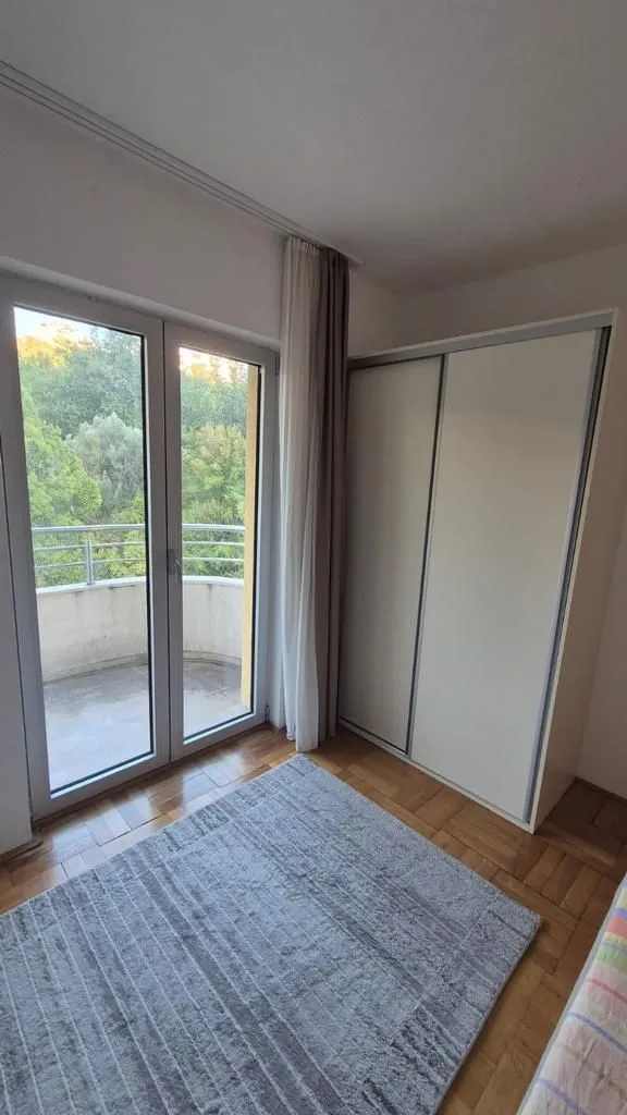 Rent, three bedroom apartment, 88m², Bečići, Budva
