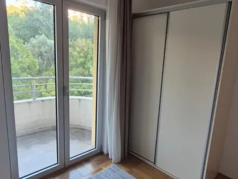 Izdavanje, trosoban stan, 88m², Bečići, Budva - image 7