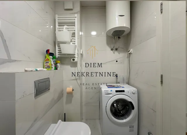 Izdavanje, jednosoban stan, 49m², Central Point, Podgorica