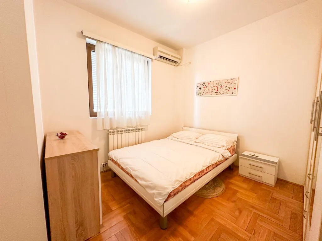 Izdavanje, dvosoban stan, 100m², Preko Morače, Podgorica