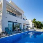 Izdavanje, kuća, 250m², Budva, Crna Gora - image 32