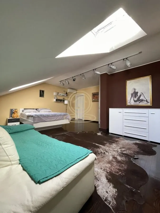 Izdavanje, stan, 310m², Grbavica, Novi Sad Sve Podlokacije