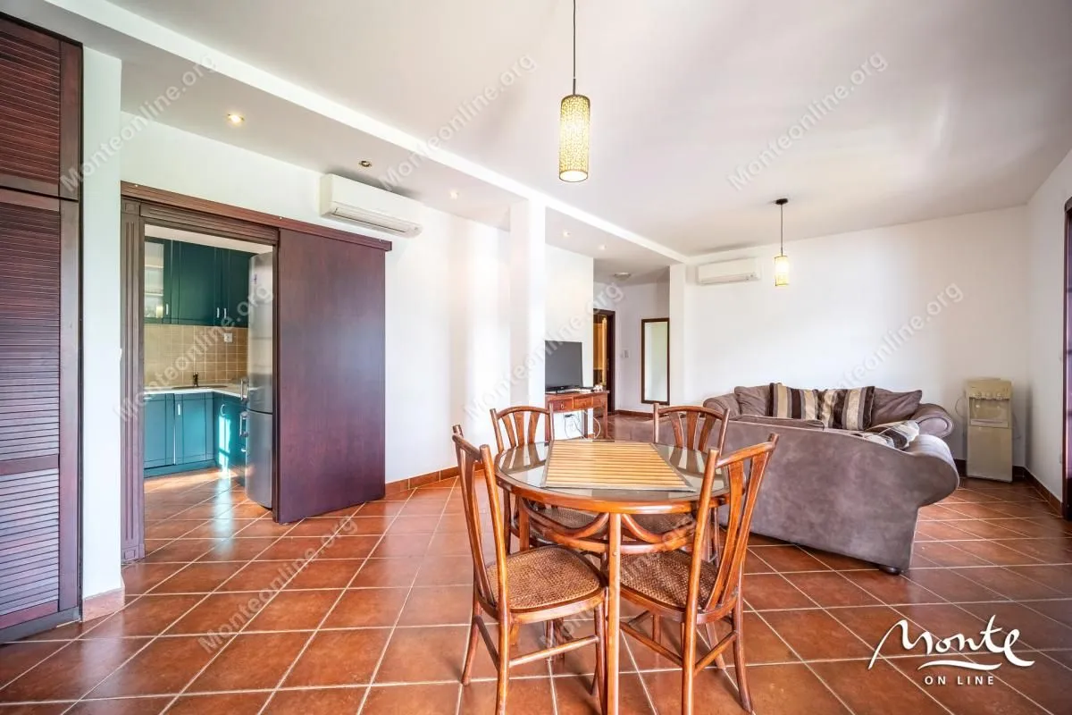 Prodaja, dvosoban stan, 94m², Kostanjica, Kotor