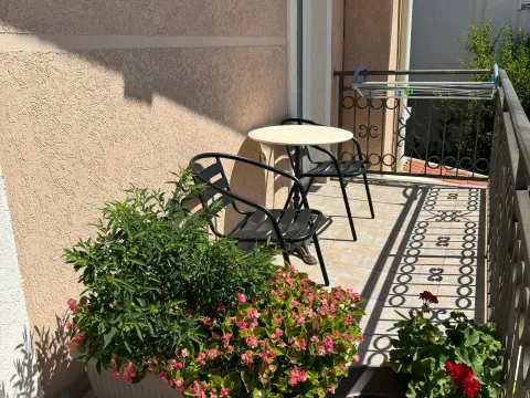 Rent, two bedroom apartment, 50m², Pržno, Budva - image 4