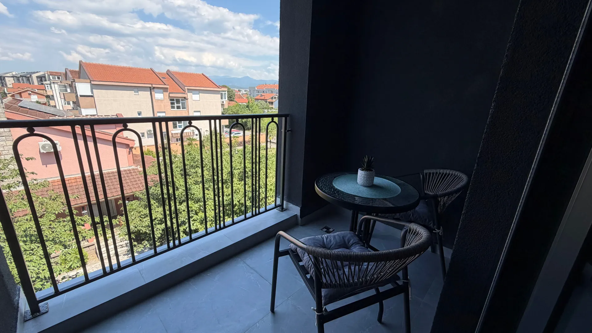 Izdavanje, dvosoban stan, 68m², Zabjelo, Podgorica