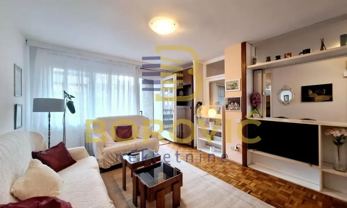 Izdavanje, četvorosoban stan, 93m², Novi Beograd Blok 19, Novi Beograd Sve Podlokacije