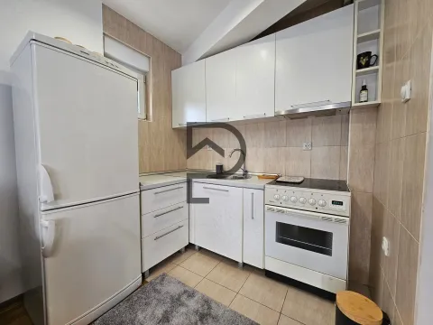 Prodaja, jednosoban stan, 41m², Drač, Podgorica - image 9