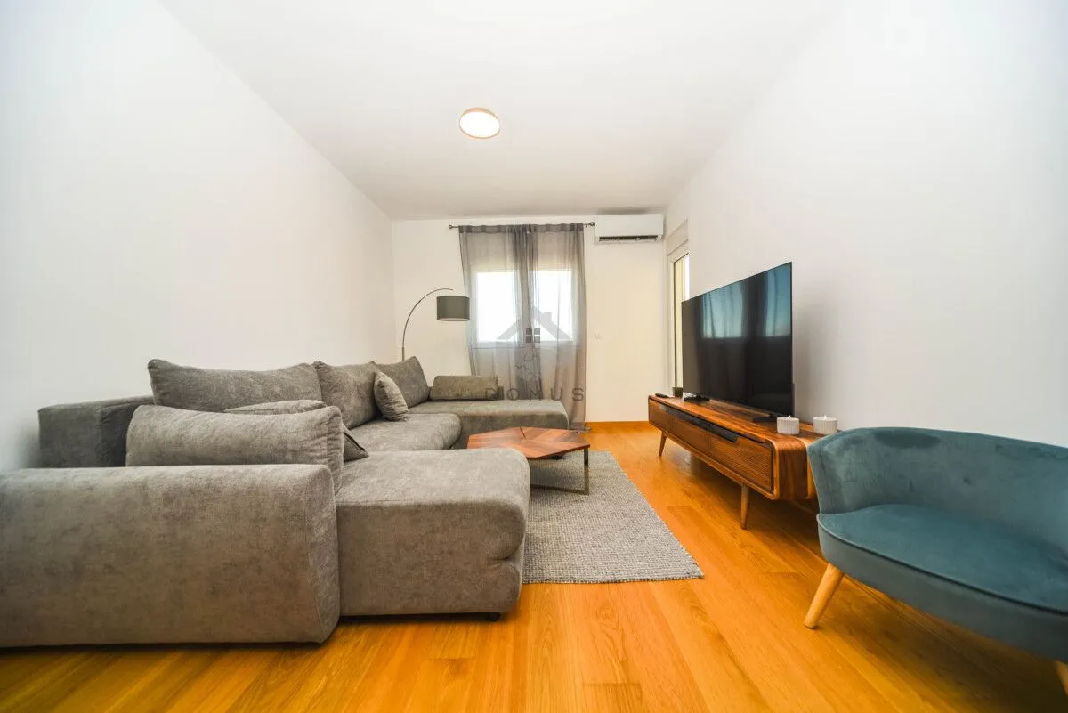 Izdavanje, dvosoban stan, 75m², New City, Podgorica