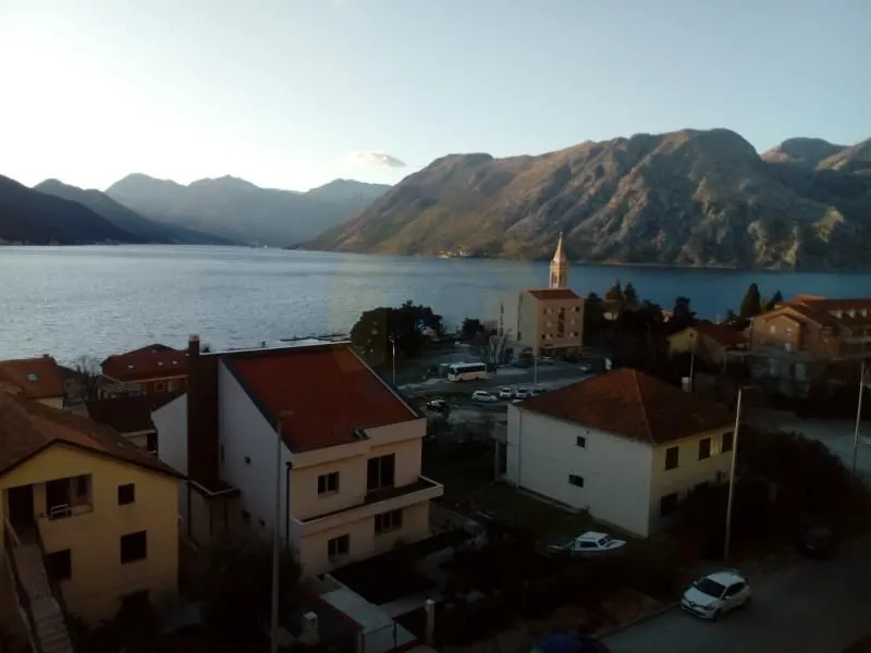 Prodaja, dvosoban stan, 72m², Dobrota, Kotor