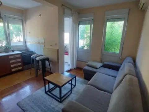 Izdavanje, jednosoban stan, 38m2, Gorica C, Podgorica Izdavanje, jednosoban stan, 38m2, Gorica C, Podgorica