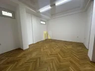 Izdavanje, poslovni prostor, 216m², Centar, Novi Sad - image 7