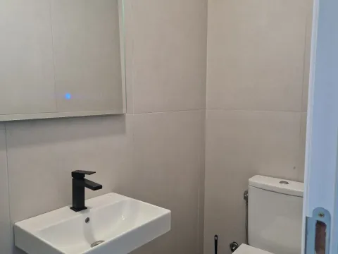 Izdavanje, dvosoban stan, 79m², Momišići, Podgorica - image 9