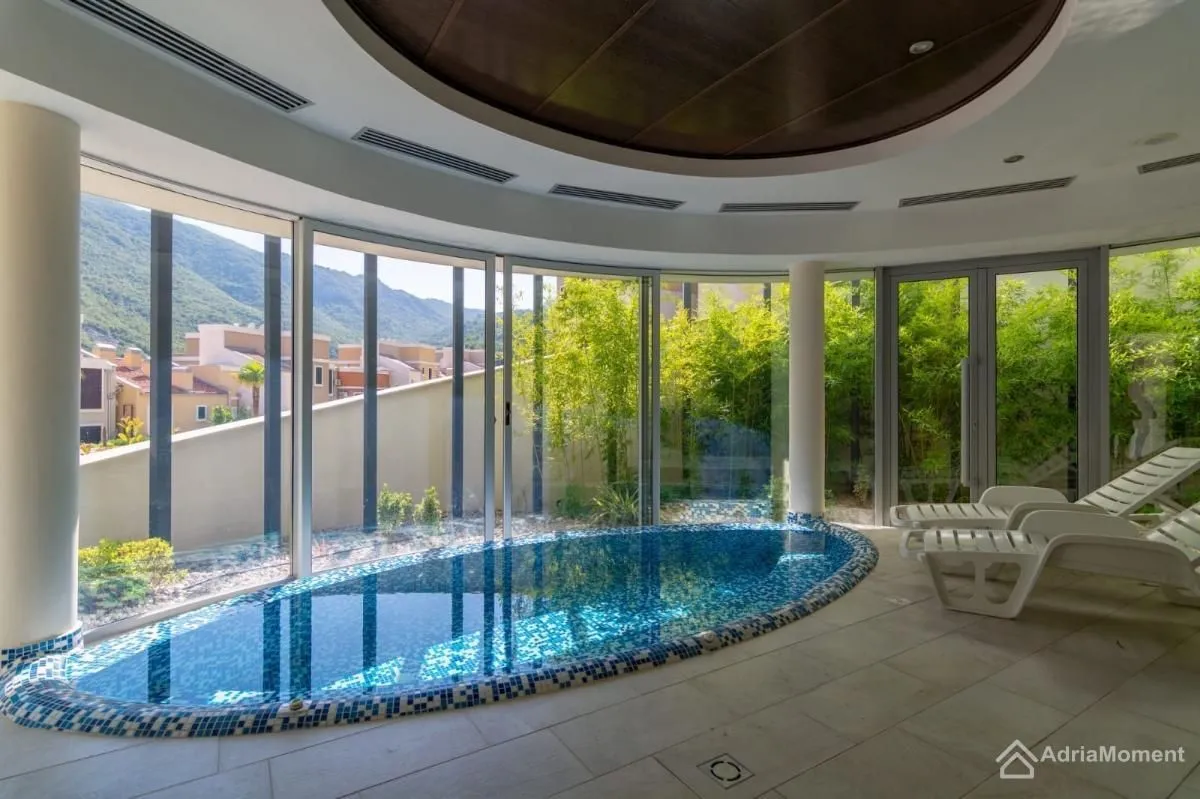 Prodaja, dvosoban stan, 90m², Morinj, Kotor