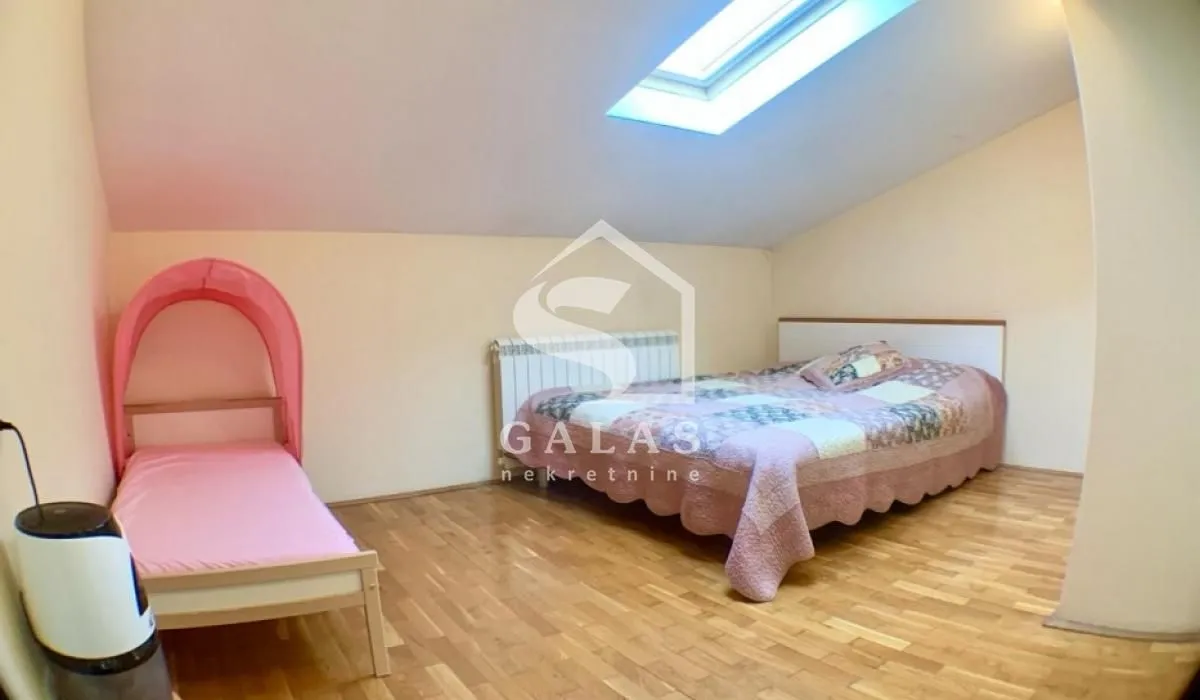 Prodaja, četvorosoban stan, 157m², Đeram Pijaca, Beograd