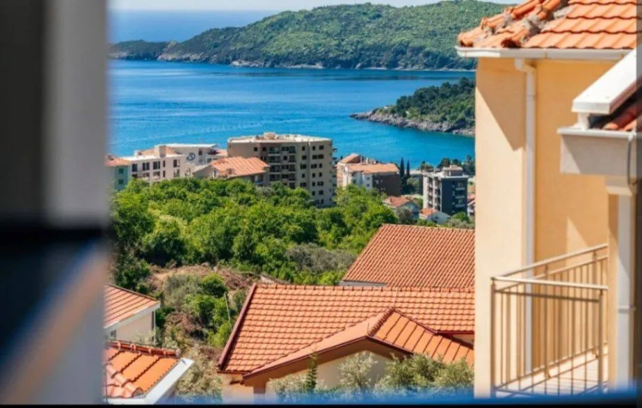 Rent, studio apartment, 30m², Bečići, Budva